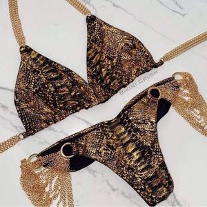 Crush Gold snake meets chain deets Python 🐍